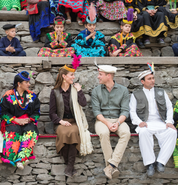 Le prince William, duc de Cambridge, et Kate Middleton, duchesse de Cambridge, vont à la rencontre du peuple Kalash dans la région du Chitral dans le nord-ouest du Pakistan, le 16 octobre 2019.