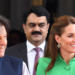 Kate Middleton, duchesse de Cambridge, le prince William, duc de Cambridge, Imran Khan, premier ministre du Pakistan - Le duc et la duchesse de Cambridge lors d'une visite chez le premier ministre du Pakistan à Islamabad le 15 octobre 2019.