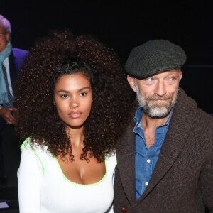 Vincent Cassel et sa femme Tina Kunakey - People lors du "Etam Live Show 2018" aux Beaux-Arts à Paris, le 25 septembre 2018. © Veeren/Moreau/Bestimage