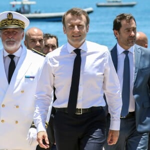 Le président de la république Emmanuel Macron accompagné du ministre de l'Intérieur, Christophe Castaner embarque à bord d'un intercepteur de la police aux frontières, le 22 octobre 2019, à Mamoudzou, Mayotte. © Stéphane Lemouton / Bestimage