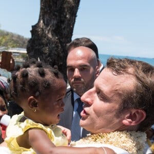 Emmanuel Macron, président de la République - Le président de la République française en visite à Mamoudzou, la capitale de Mayotte le 22 octobre 2019. © Jacques Witt / Pool / Bestimage