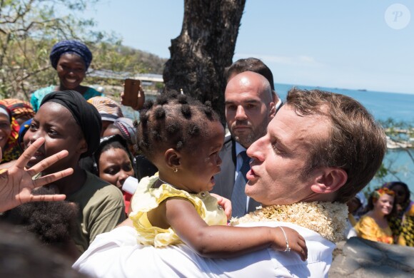 Emmanuel Macron, président de la République - Le président de la République française en visite à Mamoudzou, la capitale de Mayotte le 22 octobre 2019. © Jacques Witt / Pool / Bestimage