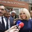 Brigitte Macron à la sortie d'une visite de l'école de la 2ème chance à Marseille en compagnie du maire Jean-Claude Gaudin le 14 juin 2019.