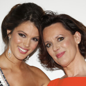 Iris Mittenaere (Miss Univers 2017) et sa mère Laurence Druart - Gala de charité au profit de l'association "Les Bonnes fées" à l'hôtel d'Evreux, Place Vendôme à Paris, le 20 mars 2017. © Christophe Aubert via Bestimage