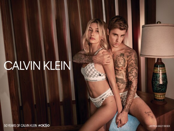 Justin Bieber et sa femme Hailey Baldwin-Bieber posent pour la nouvelle campagne de Calvin Klein CK50 - 5 octobre 2019.