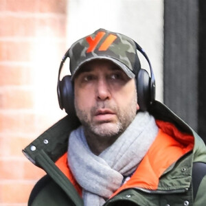 David Schwimmer se promène dans les rues de New York, le 20 avril 2018.