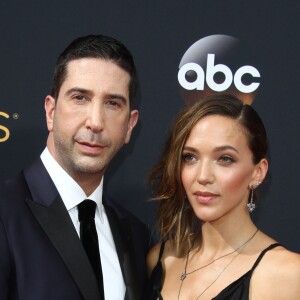 David Schwimmer et sa femme Zoe Buckman - 68ème cérémonie des Emmy Awards au Microsoft Theater à Los Angeles, le 18 septembre 2016.