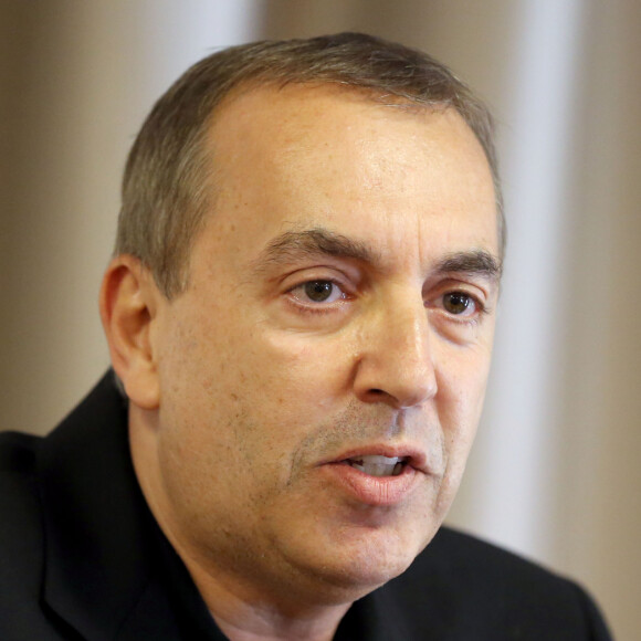 Jean-Marc Morandini fait une déclaration à la presse dans un salon de l'hôtel Radisson à Boulogne-Billancourt, le 19 juillet 2016, dénonçant un complot...