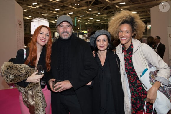 Geneviève Morissette, Daniel Lévi et sa femme Sandrine Aboukrat et Amanda Scott - Cocktail lors de la soirée d'inauguration du 25éme Salon du Chocolat en faveur de la Fondation Children of Africa au Parc des Expositions de la Porte de Versailles à Paris le 29 octobre 2019. © Dominique Jacovides-Cyril Moreau/Bestimage