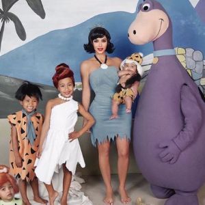 La famille Kardashian West en famille Pierrafeu le 1er novembre 2019 sur Instagram.