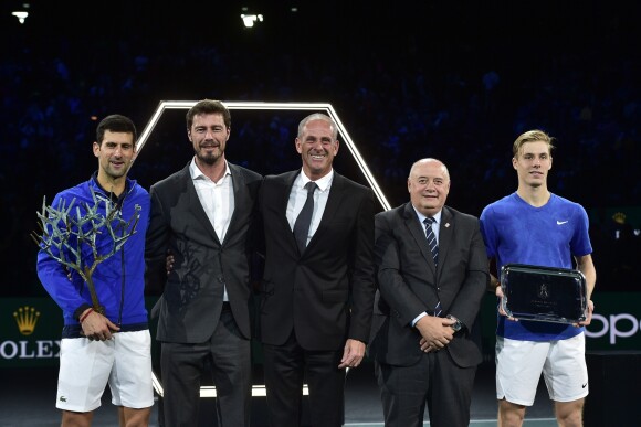 Novak Djokovic remporte le tournoi Rolex Paris Masters 2019 face à Denis Shapovalov (6/3 - 6/4). Paris, le 3 novembre 2019. Marat Safin, Guy Forget (directeur du tournoi Rolex Paris Masters) et Bernard Giudicelli (president FFT) participent à la remise du trophée.