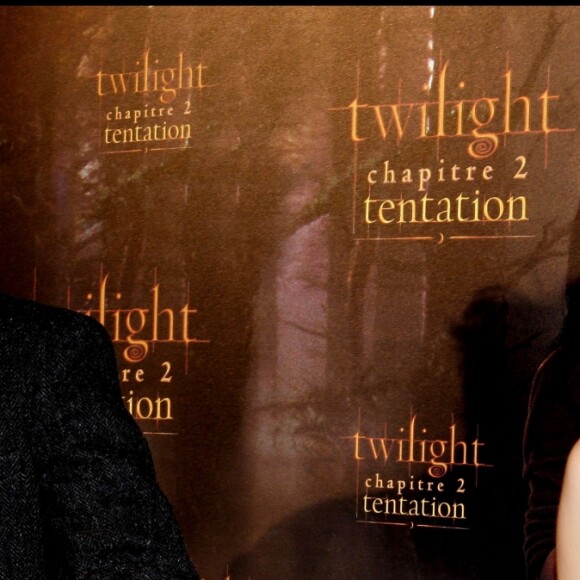 Kristen Stewart et Robert Pattinson - Photocall du film New Moon au Crillon à Paris le 10 novembre 2009