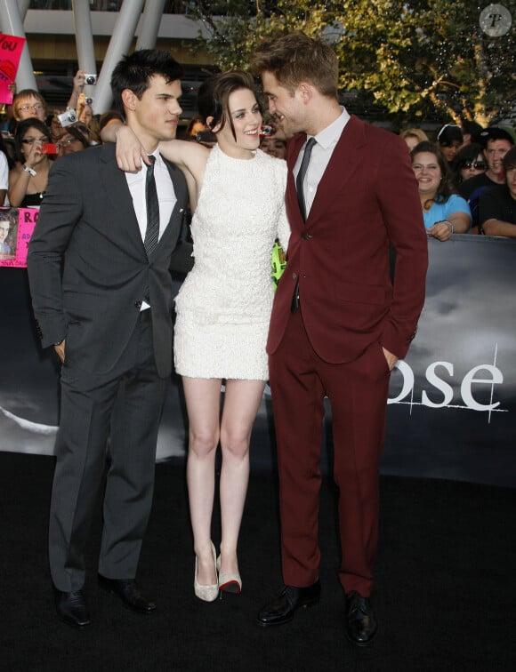 Kristen Stewart, Taylor Lautner et Robert Pattinson - Première du film Eclipe au festival du film de Los Angeles au Nokia Theatre