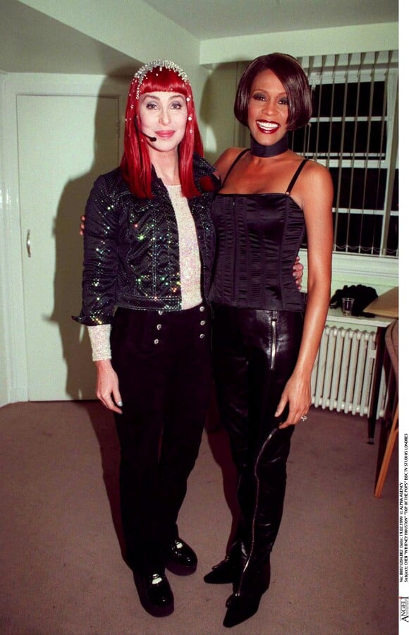 Cher et Whitney Houston à Londres, en 1999. 