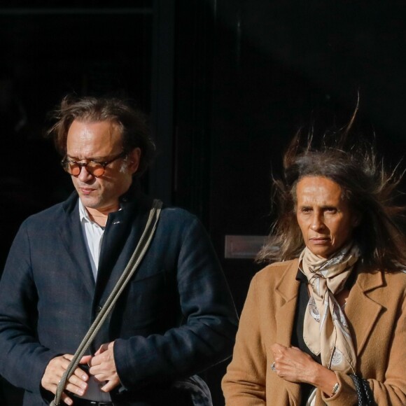 Vincent Perez et sa femme Karine Silla - Arrivées aux obsèques de Marie Laforêt en l'église Saint-Eustache à Paris. Le 7 novembre 2019.