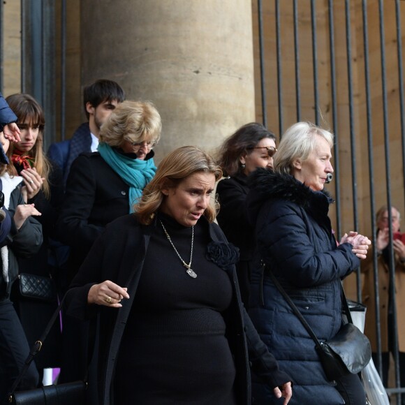 Jean-Mehdi Azuelos (fils de la défunte), Thaïs Alessandrin (petite-fille de la défunte et fille de Lisa Azuelos) et Lisa Azuelos (fille de la défunte) - Sorties des obsèques de Marie Laforêt en l'église Saint-Eustache à Paris. Le 7 novembre 2019.