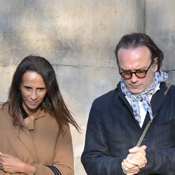 Karine Silla et son mari Vincent Perez - Sorties des obsèques de Marie Laforêt en l'église Saint-Eustache à Paris. Le 7 novembre 2019.