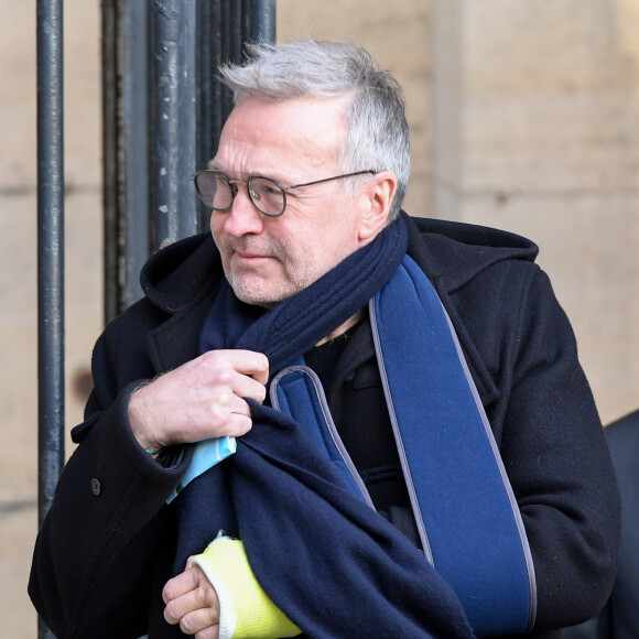 Laurent Ruquier - Sorties des obsèques de Marie Laforêt en l'église Saint-Eustache à Paris. Le 7 novembre 2019.