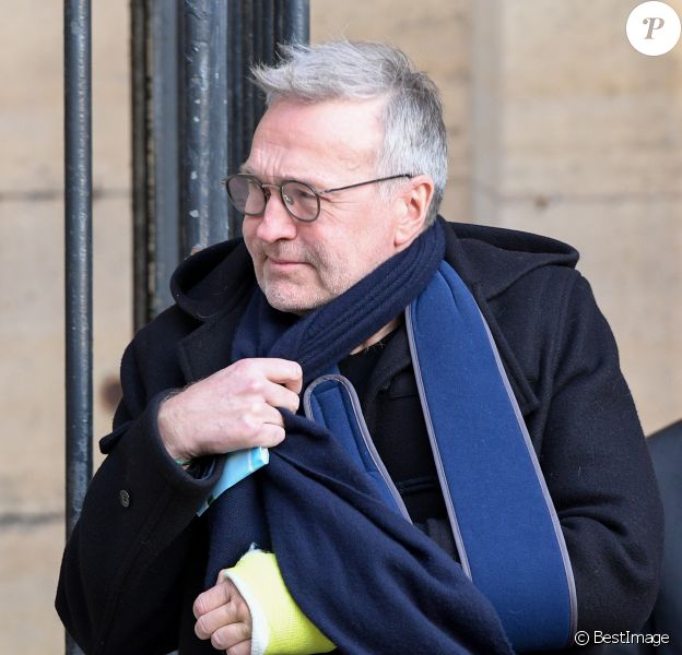 Laurent Ruquier - Sorties des obsèques de Marie Laforêt en l'église Saint-Eustache à Paris. Le 7 novembre 2019.