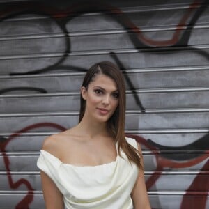 Iris Mittenaere, Miss France et Miss Universe 2016 - Arrivées au défilé Vivienne Westwood "Collection Prêt-à-Porter Printemps/Eté 2020" lors de la Fashion Week de Paris (PFW), le 28 septembre 2019. © Christophe Clovis - Veeren Ramsamy / Bestimage