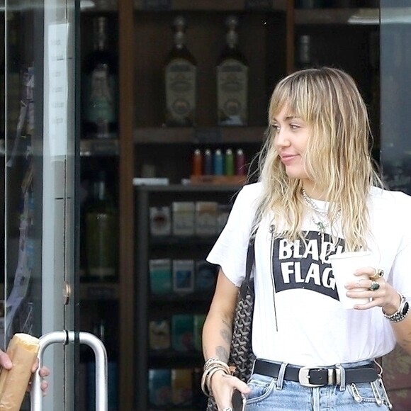 Miley Cyrus dans les rues de Los Angeles Le 19 octobre 2019