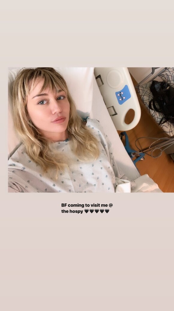 Miley Cyrus hospitalisée pour une amygdalite (8 octobre 2019).