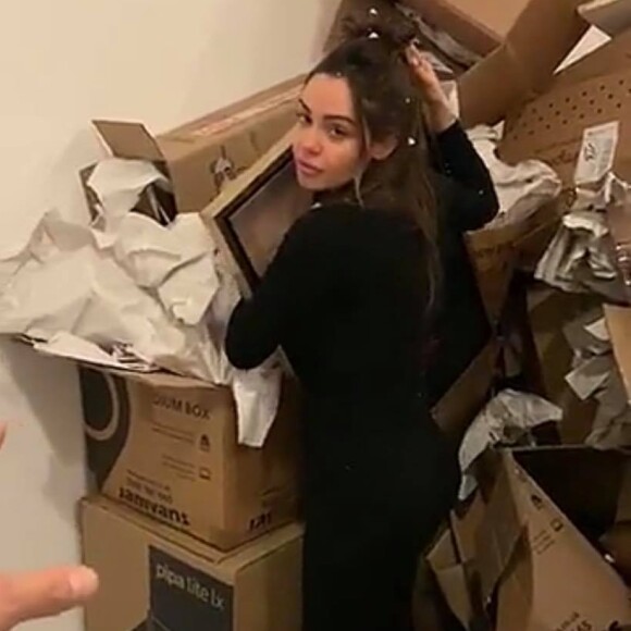 Nabilla et Thomas emménagent dans leur nouvelle maison à Dubaï, le 9 novembre 2019.