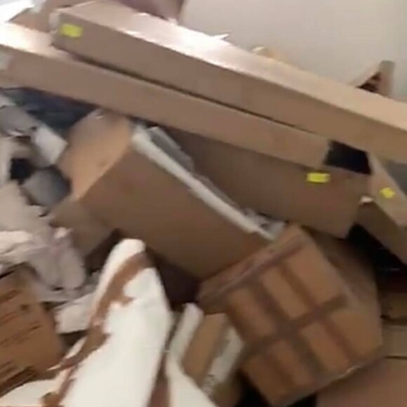 Nabilla et Thomas emménagent dans leur nouvelle maison à Dubaï, le 9 novembre 2019.