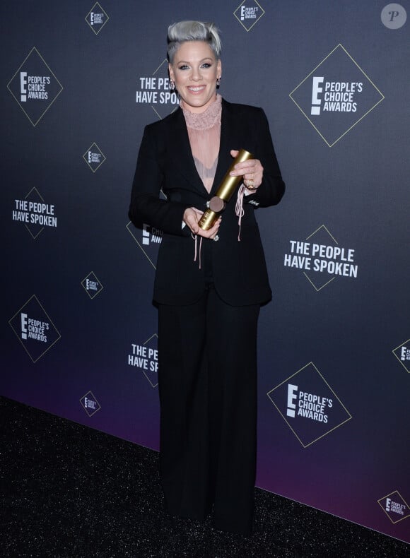 Pink assiste à la 45ème cérémonie des "E! People's Choice Awards" à Santa Monica, le 10 novembre 2019.