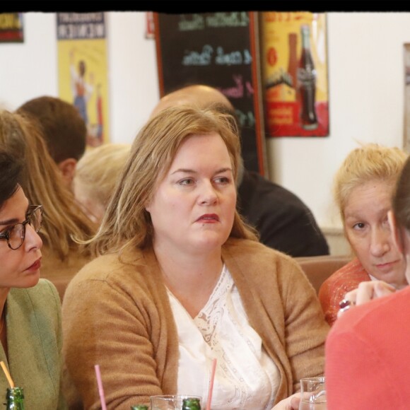 Exclusif - Rachida Dati et Jeanne d'Hauteserre (Maire du 8ème arrondissement de Paris) - Echange avec des mamans du 8e Paris VIIIème au Café Florence - Déplacement de Rachida Dati sur des thématiques liées à l'Enfance et à la Famille à Paris à la Maison des Assistantes maternelles du 8ème, le 8 novembre 2019. © Alain Guizard/Bestimage