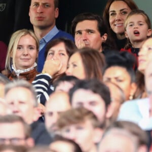 Le prince William, duc de Cambridge, Catherine (Kate) Middleton, duchesse de Cambridge et leurs enfants, le prince George et la princesse Charlotte, assistent à un match de Premier League opposant Norwich City à Aston Villa au stade Carrow Road, à Norwich, Royaume Uni, le 5 octobre 2019.