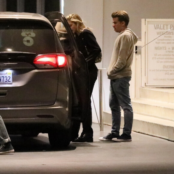 Exclusif - Brooklyn Beckham et Nicola Peltz quittent l'hôtel The Standard à Los Angeles, le 30 octobre 2019.
