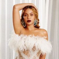 Beyoncé façon star hollywoodienne : elle s'illustre en perles et en plumes