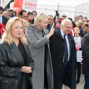 La princesse Charlene de Monaco à Isola del Gran Sasso, en Italie, le 9 novembre 2019, pour inaugurer l'école primaire "Parrozzani", détruite lors du tremblement de terre en 2016.