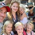 James Van Der Beek, son épouse Kimberly et leurs enfants Olivia, Annabel, Emilia et Joshua. Instagram. Le 18 septembre 2019.