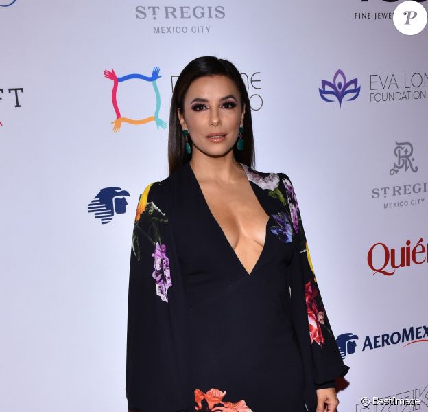 Eva Longoria assiste à la 5e soirée caritative Global Gift Gala, à l'hôtel St Regis à Mexico, le 19 novembre 2019.