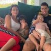 Cristiano Ronaldo avec sa compagne Georgine Rodriguez et ses quatre enfants. Photo prise dans leur maison de Turin et publiée sur Instagram le 5 octobre 2019.