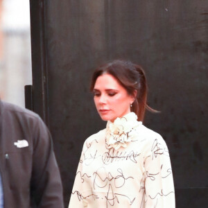 Victoria Beckham arrive dans les studios de l'émission "Jimmy Kimmel Live!" au El Capitan Entertainment Centre à Hollywood, Los Angeles, le 19 novembre 2019.