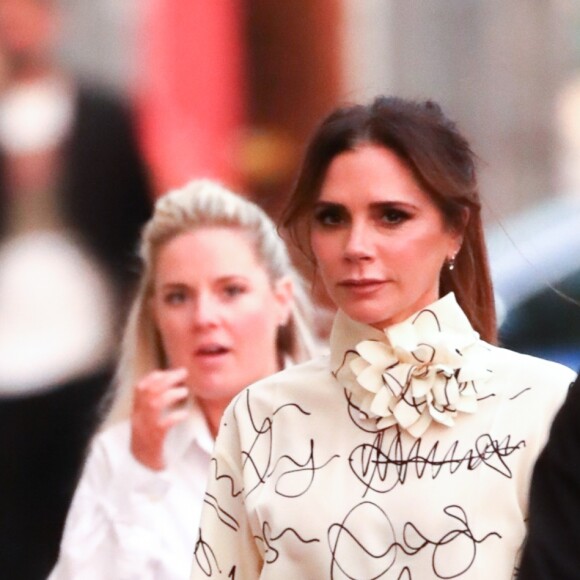 Victoria Beckham arrive dans les studios de l'émission "Jimmy Kimmel Live!" au El Capitan Entertainment Centre à Hollywood, Los Angeles, le 19 novembre 2019.
