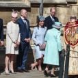 Le prince Harry, duc de Sussex, Zara Tindall, Mike Tindall, le prince William, duc de Cambridge, et Catherine (Kate) Middleton, duchesse de Cambridge, le prince Andrew, duc d'York et la reine Elisabeth II d'Angleterre, arrivent pour assister à la messe de Pâques à la chapelle Saint-Georges du château de Windsor, le 21 avril 2119.