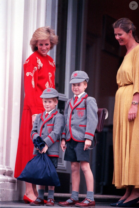 Diana avec ses fils William et Harry à Londres.