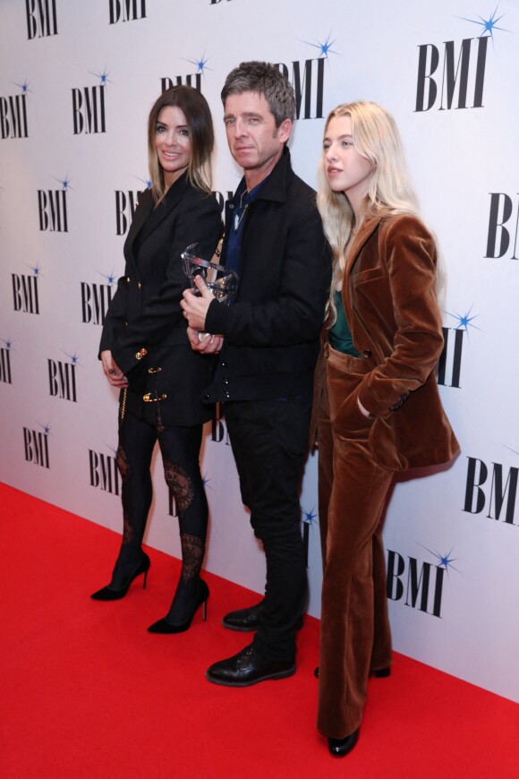 Sara Macdonald, Noel Gallagher et sa fille Anais Gallagher aux BMI London Awards 2019 à Londres. Le 21 octobre 2019.