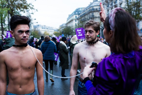 Marie Benoliel (Marie s'infiltre) durant la marche contre les violences sexistes et sexuelles (marche organisée par le collectif NousToutes) de place de l'Opéra jusqu'à la place de la Nation à Paris le 23 novembre 2019.