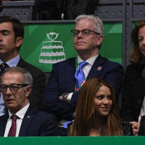 Le roi Felipe VI d'Espagne, Shakira et Gérard Piqué lors de la finale de la Coupe Davis à Madrid, face à Denis Shapovalov (6-3, 7-6), le 24 novembre 2019.