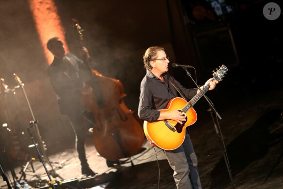 Francis Cabrel en concert lors du festival de Ramatuelle le 2 aout 2018. C'est la première fois qu'il vient chanter au festival de Ramatuelle © Luc Boutria/Nice Matin /Bestimage