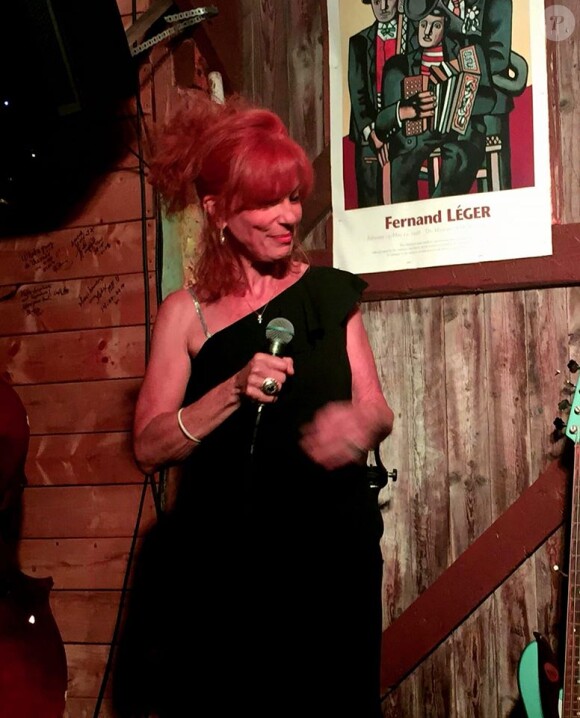 La chanteuse Sora, soeur de Francis Cabrel, sort son premier album