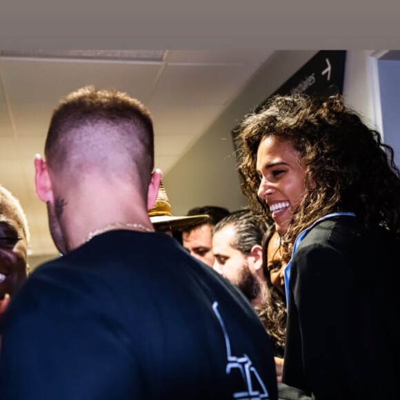 M. Pokora avec Cindy Bruna ans les coulisses de son concert à l'AccorHotels Arena, à Paris, le 26 novembre 2019.