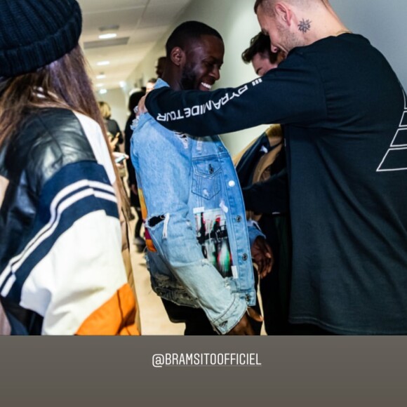 M. Pokora avec Bramsito dans les coulisses de son concert à l'AccorHotels Arena, à Paris, le 26 novembre 2019.