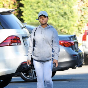 Exclusif - Christina Milian enceinte devant son Beignet Box truck dans le quartier de Studio City à Los Angeles le 24 novembre 2019.