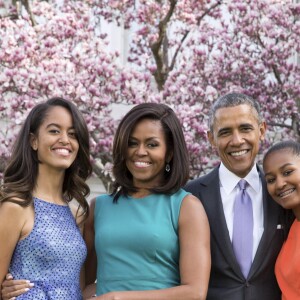 La famille Obama au complet dans le jardin de la Maison Blanche.